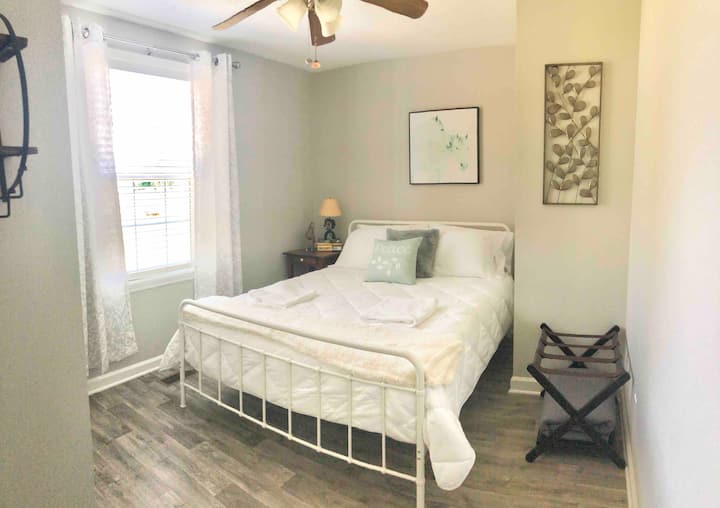 Queen bedroom