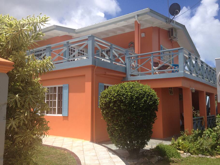 Front view of Cinnamon Cove