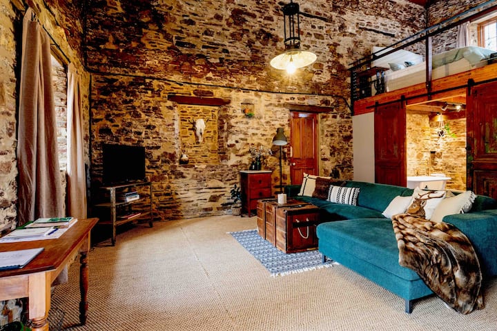 Hills Rustic Beauty Randells Mill Loft 2 With Bath - Birdwood