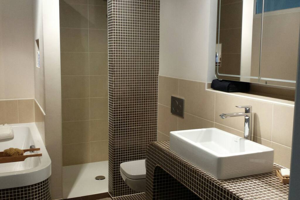 bathroom/sink