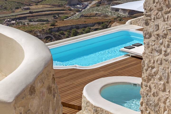 Kamini Santorini Villa gallery image 3