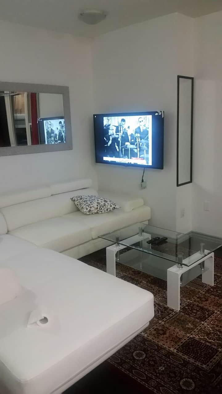 Rental unit in Ottawa · ★4.69 · 2 bedrooms · 1 bed · 1 bath