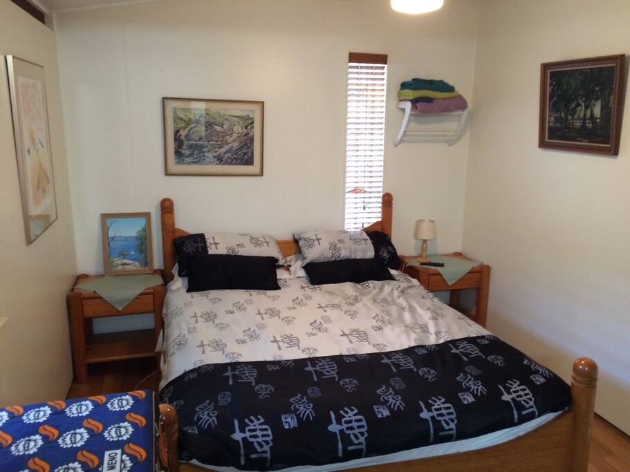 Guest bedroom 1
