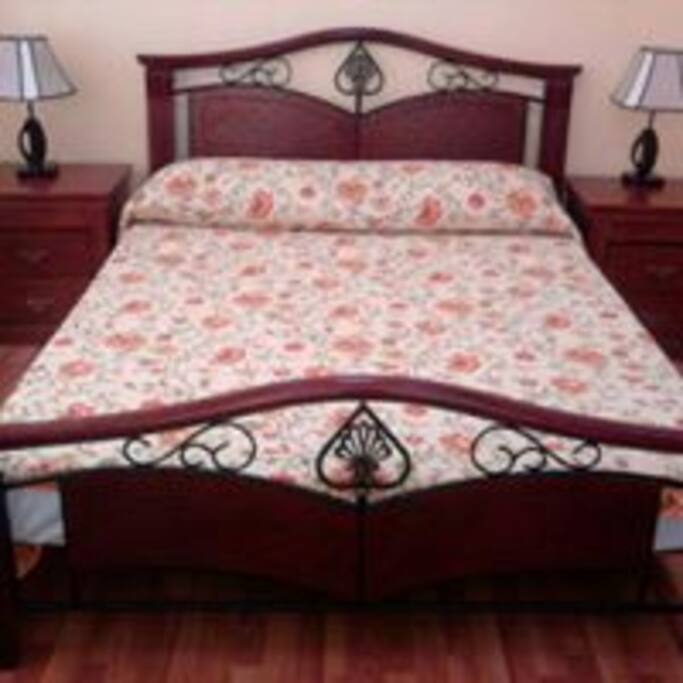 queen size bed