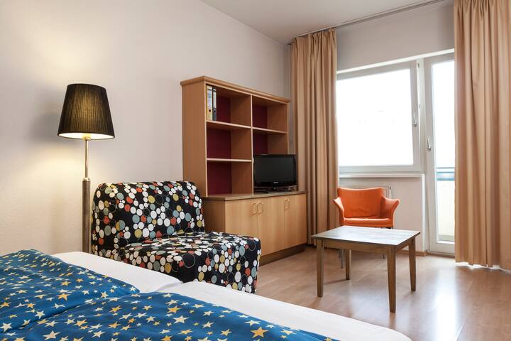 Unique Airbnb English Point Marina Apartments with Simple Decor