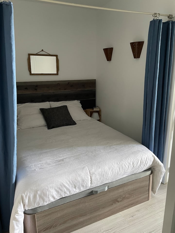 la alcoba-dormitorio