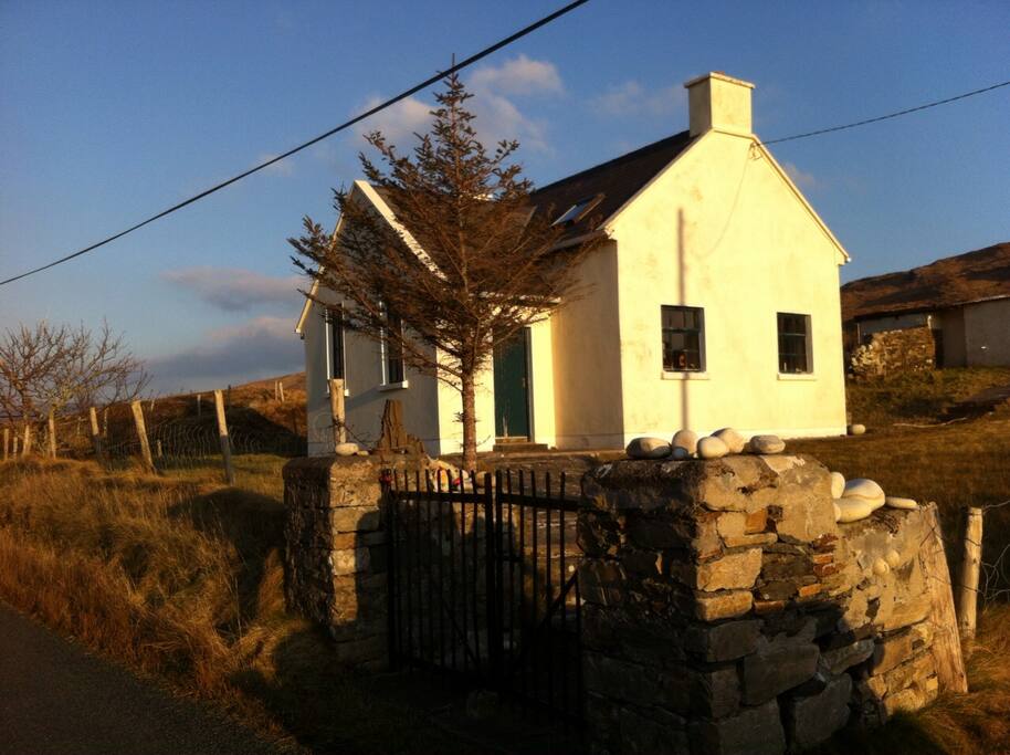 Old School House, Glencolmcille Houses for Rent in Glencolumbkille