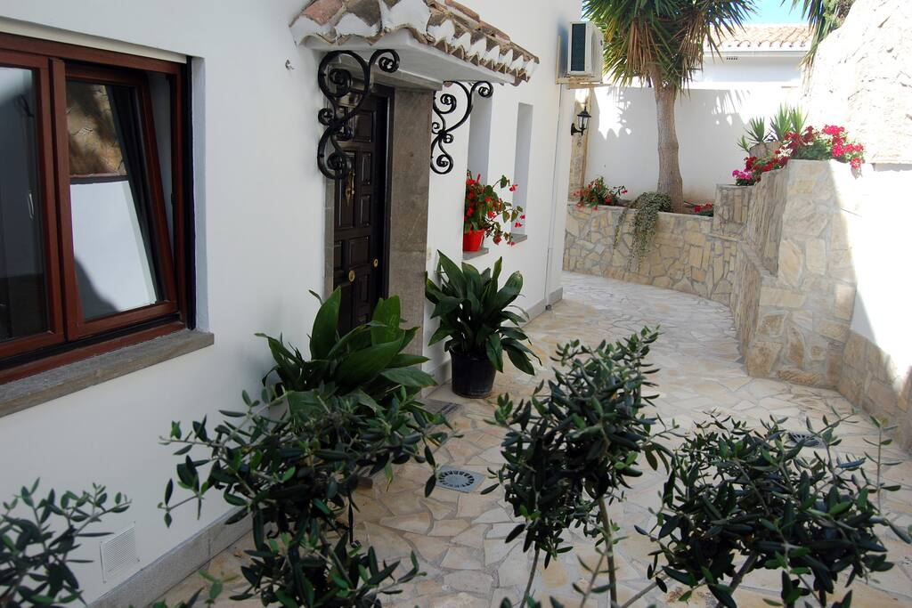 PATIO TRASERO CASA LA HIGUERA