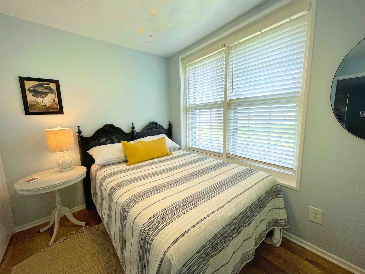 Dormitorio: cama de matrimonio