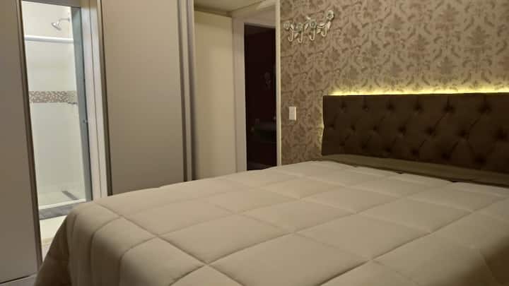 Apartman s led rasvjetom, vrlo romantično vrijeme...
Novo, sada s SmartTV Wi-Fi mrežom u apartmanu i spavaćoj sobi!