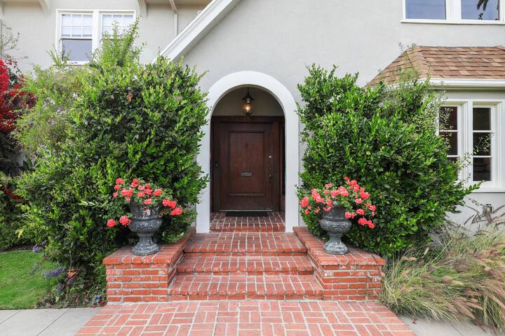 ✨Beautiful 5/3 in Gated Historic LA Neighborhood🙌 gallery image 4