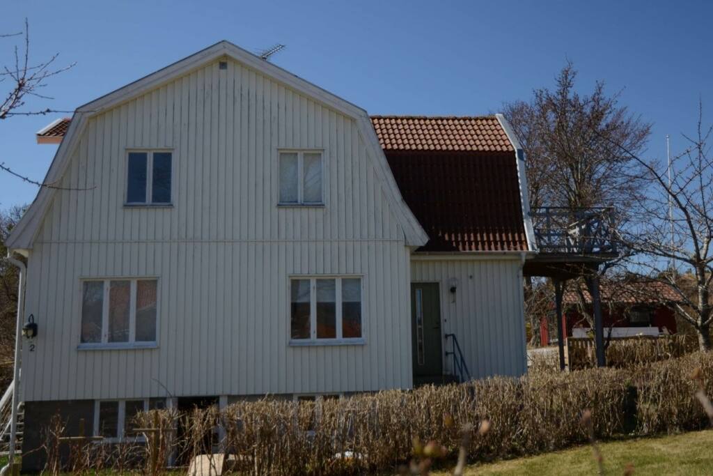 Östsidan med Entrétrappa