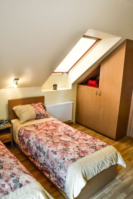 Double room with 2 single beds