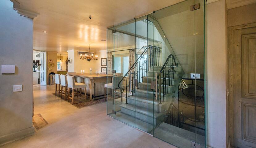 Luxury Hout Bay Villa gallery image 4