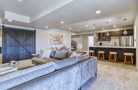 Modern, Ultra-clean Guest Suite; Great for Kids!