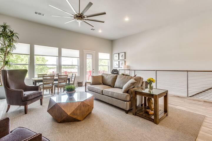 LUXURY 2000 SF TOWNHOME IN TRENDY S MAIN DISTRICT gallery image 5