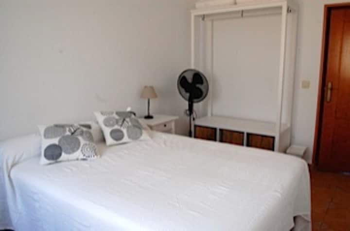 Dhomë gjumi me madhësi superking 