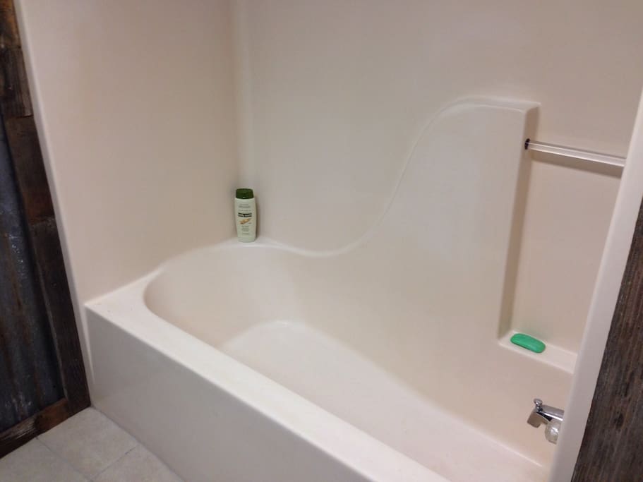 Take a shower or bath. Hot water set @ 150 degrees because of the small 20 gallon water tank. Please "don't" be as generous with the hot water as normal. Also take all use towel and linen at the end of your stay in the provided laundry bag.