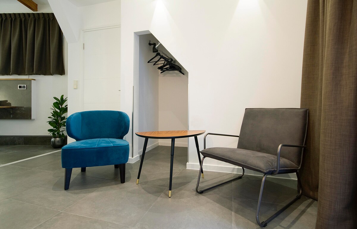 Successful Airbnb property: Comfortable & Quiet | Popular Jordaan area! in Elandsgrachtbuurt