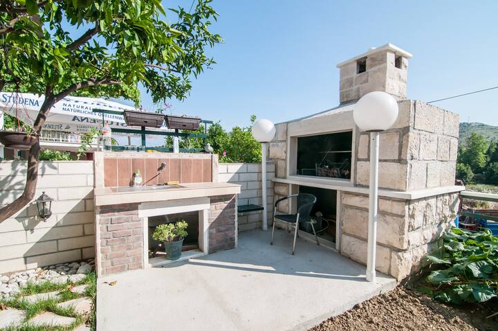 Big studio apartment 7 km from Dubrovnik