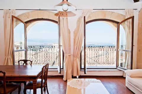 Top Airbnb: Panoramic apartment in the centre a Cagliari