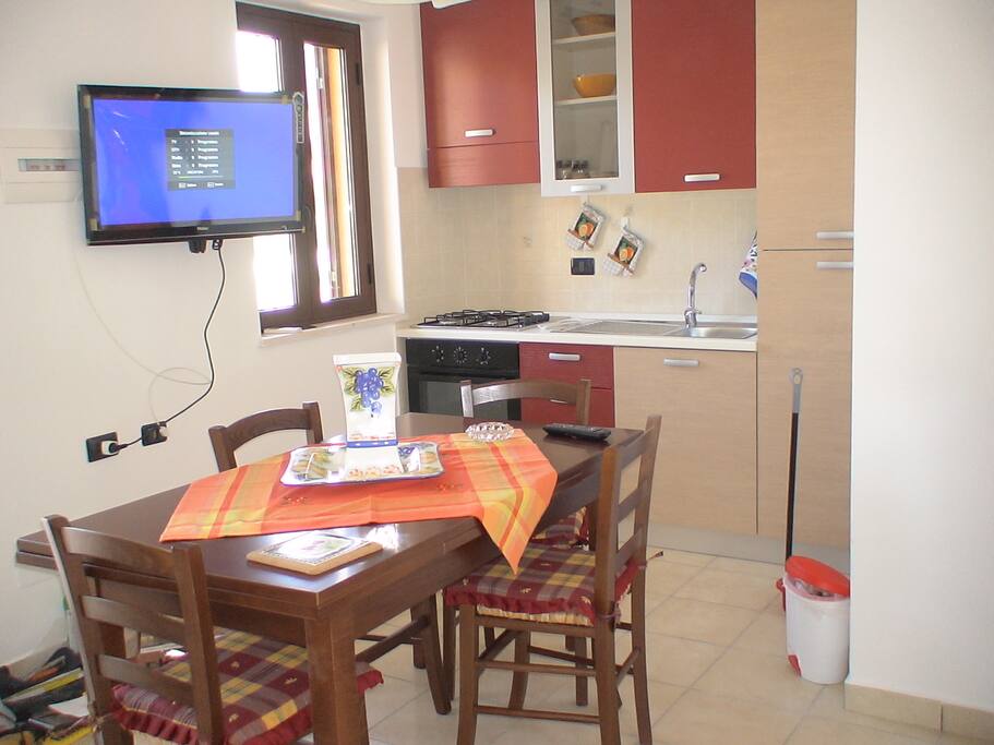 cucina soggiorno tv