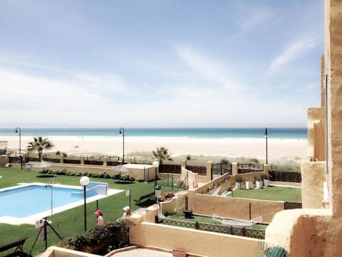 Top Airbnb: Apartment first line beach, Tarifa. VFT/CA/02885 in Tarifa