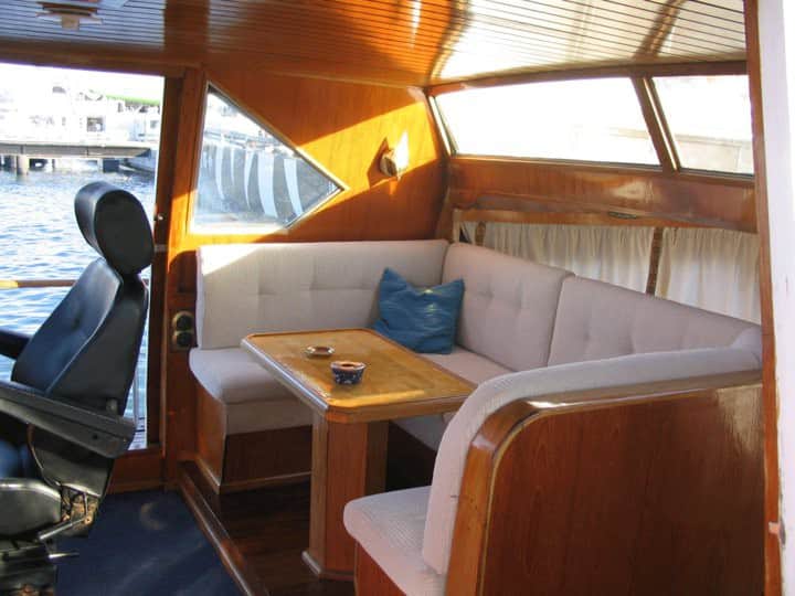 yatch experience oker apartment renT