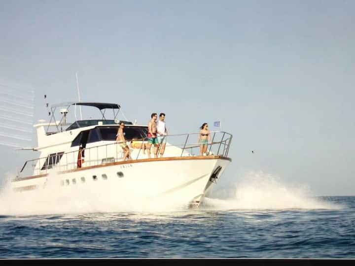 yatch experience oker apartment renT