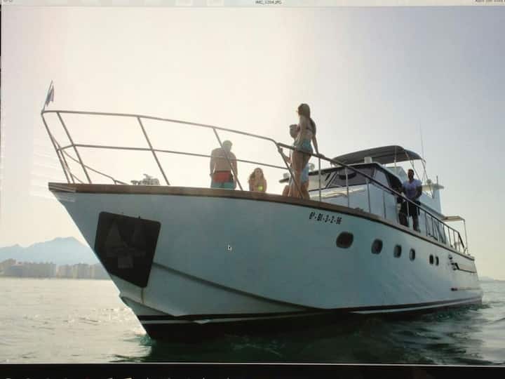 yatch experience oker apartment renT