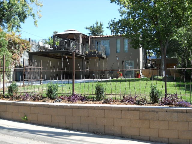 Modern Cherry Creek Hot-Spot (Denver)
