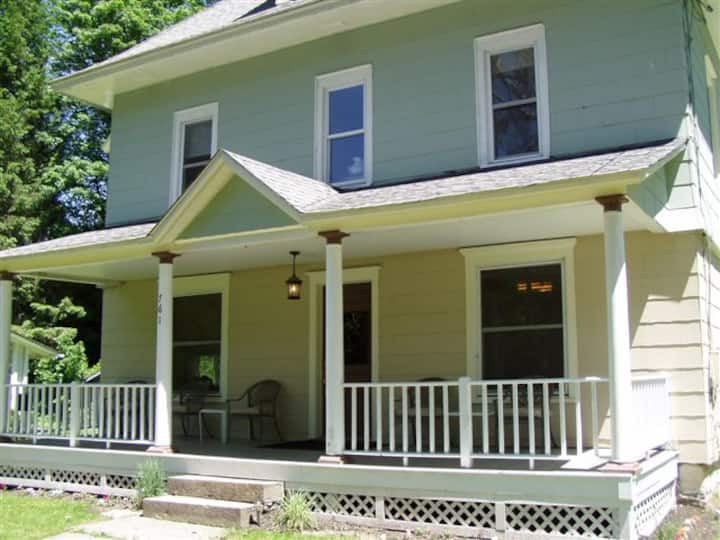 Roscoe 5 BR on the Beaverkill River Houses for Rent in Roscoe, New