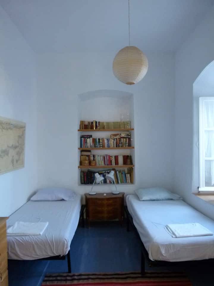 Საბავშვო საძინებელი I