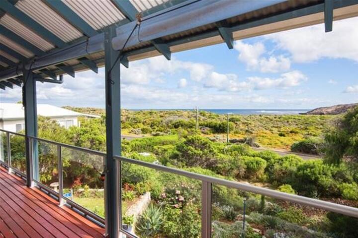 Illawong House Surfers Point Margaret River gallery image 2