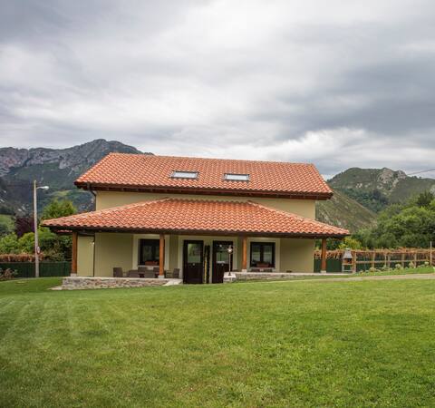 Propiedad de Airbnb exitosa: El Campo Mateo apartamento El Trasgu. en Cangas De Onís