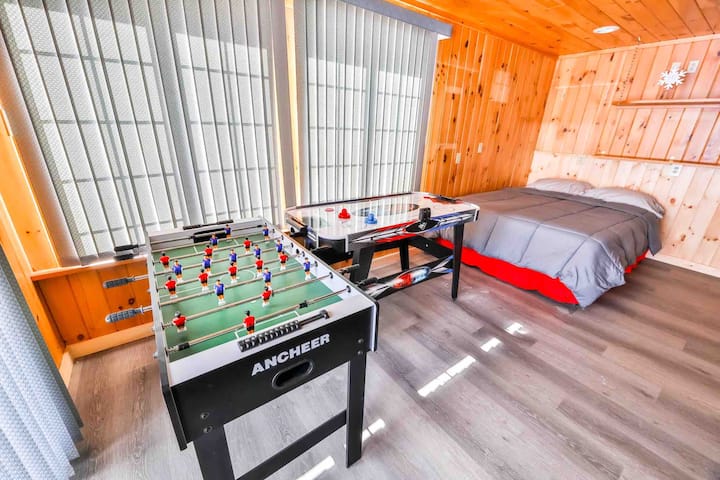 Mudroom /Game-Room Deck with BBQ grill attached and bedroom when needed! 