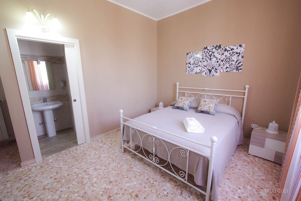 Sandy Room