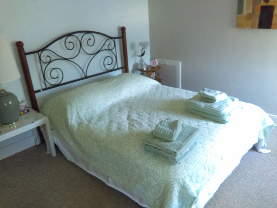 New Queen beds - and yes, clean bath towels are included