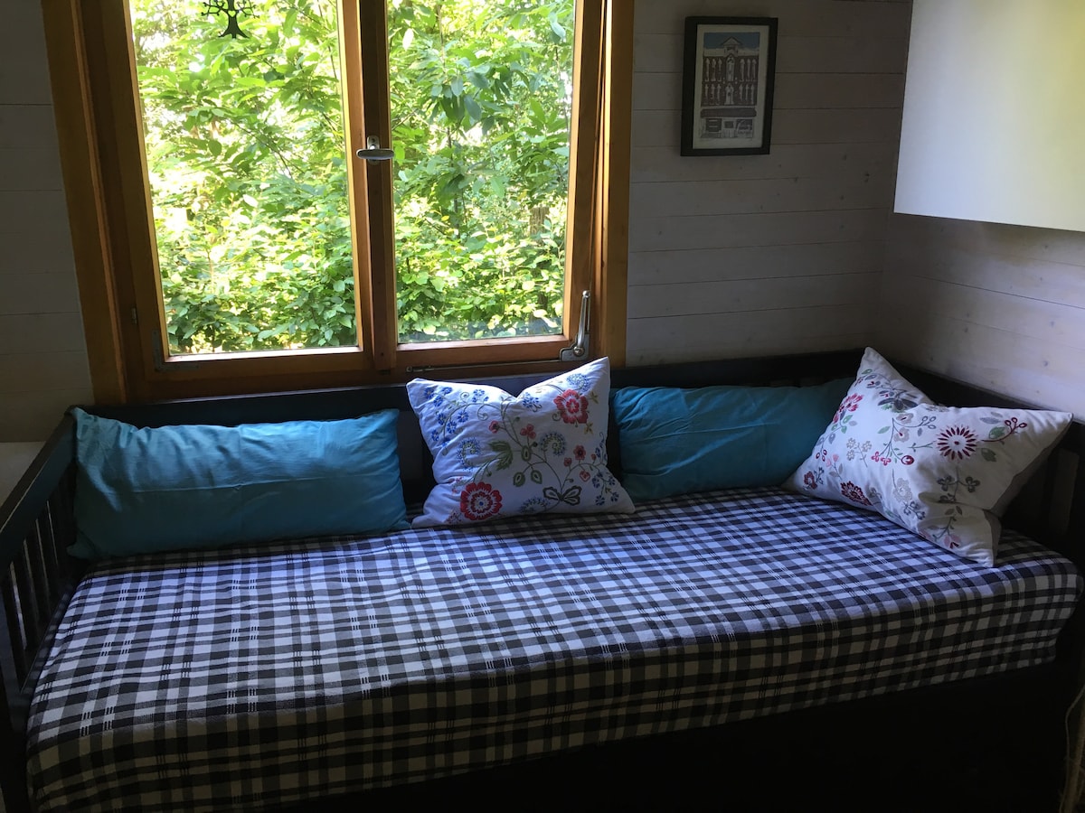 Kitanda cha sofa kwa watu 2 (180x200)