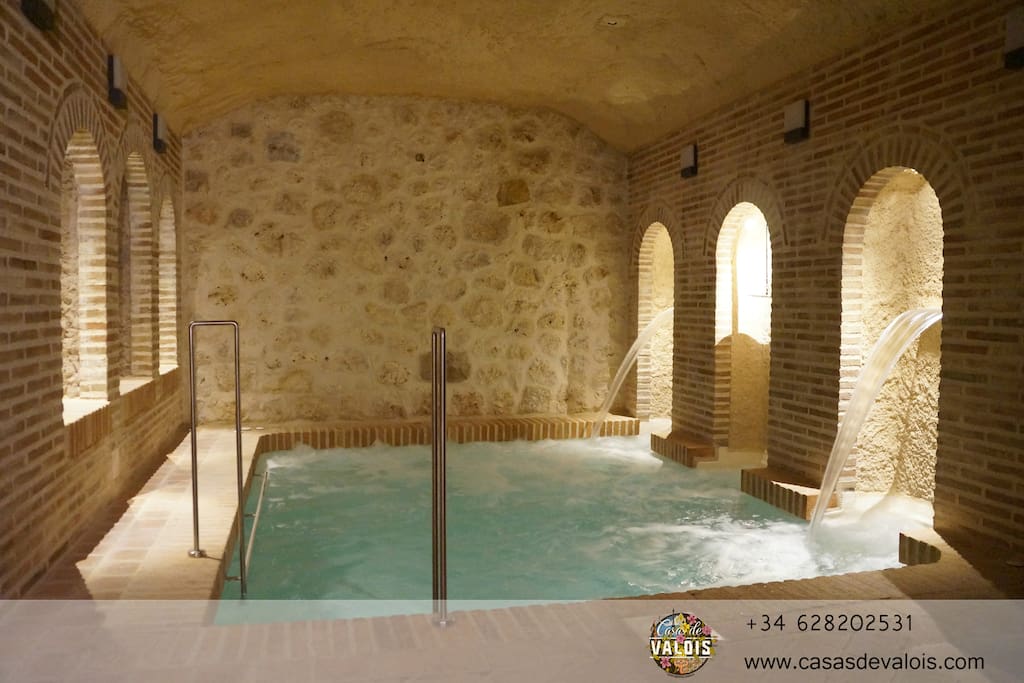Zonas comunes-Piscina-spa en bodega