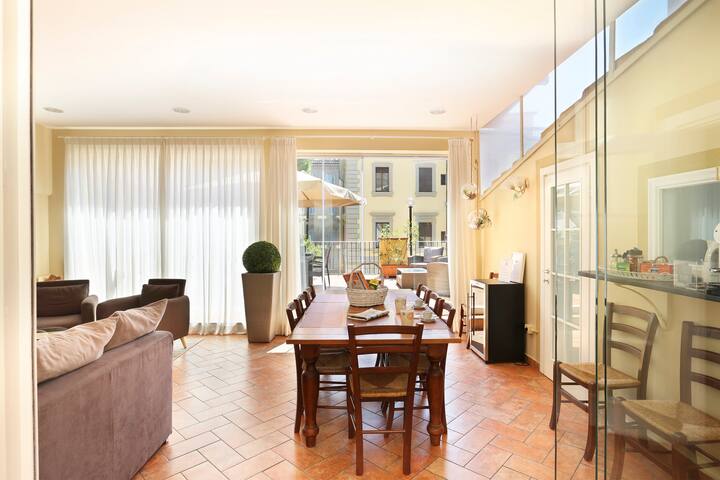 La Terrazza big apartment near Davide Michelangelo gallery image 4