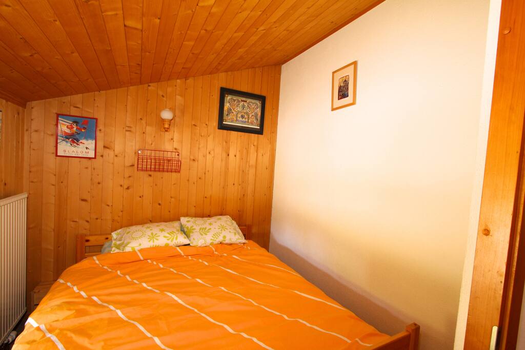 bedroom, these are actually 2 bunk beds