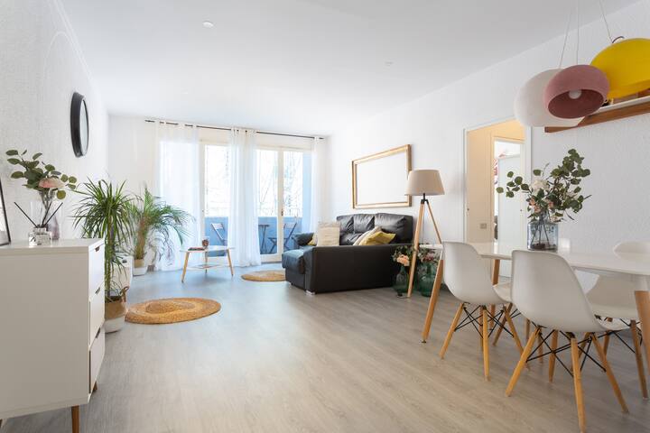 Colourful & Central Flat-WIFI gallery image 2