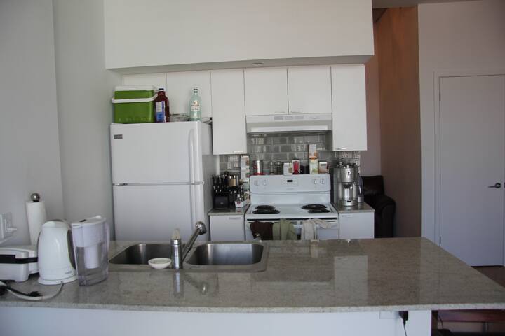 Unbeatable Downtown Location gallery image 4