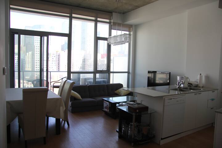 Unbeatable Downtown Location gallery image 2