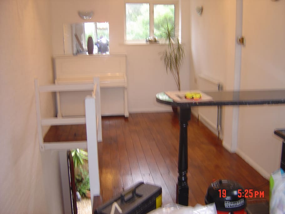 THE LOUNGE/DINER
