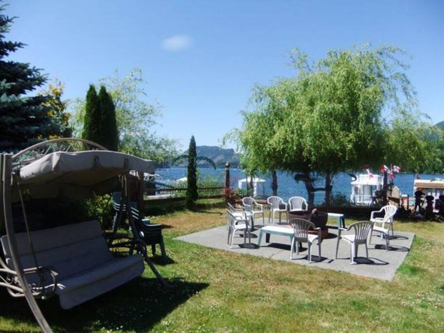 LARGE FIRE PIT AREA