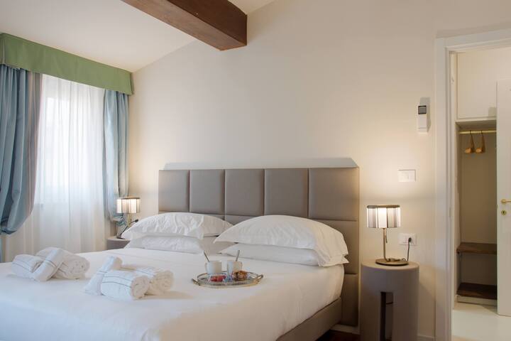 Dafne magnificent attic overlooking the Duomo gallery image 2