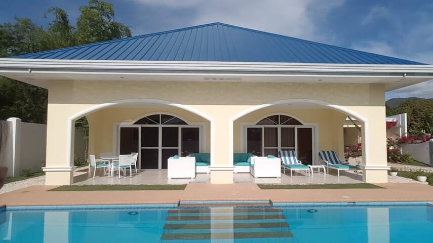 ANOTHER DAY IN PARADISE...