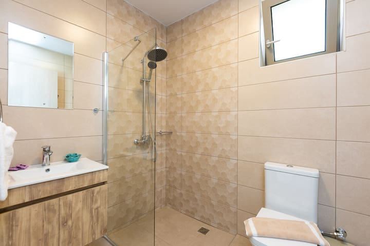 Villa Daphne Private pool, sea view, luxury, quiet gallery image 5